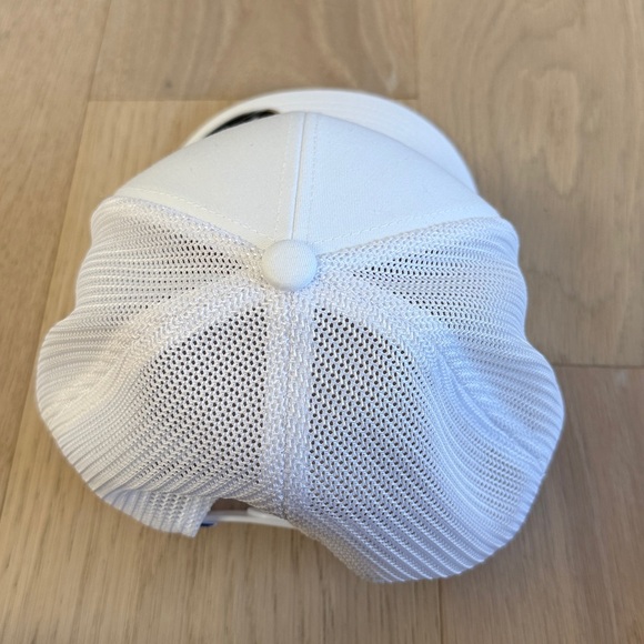 Travis Mathew Florida FlexFit Hat New With Tags - Picture 8 of 9